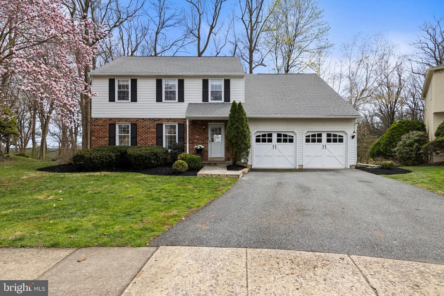8 Harrow Circle