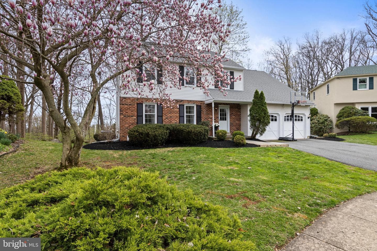 8 Harrow Circle photo 2