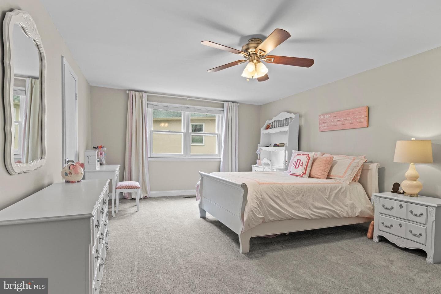8 Harrow Circle photo 32