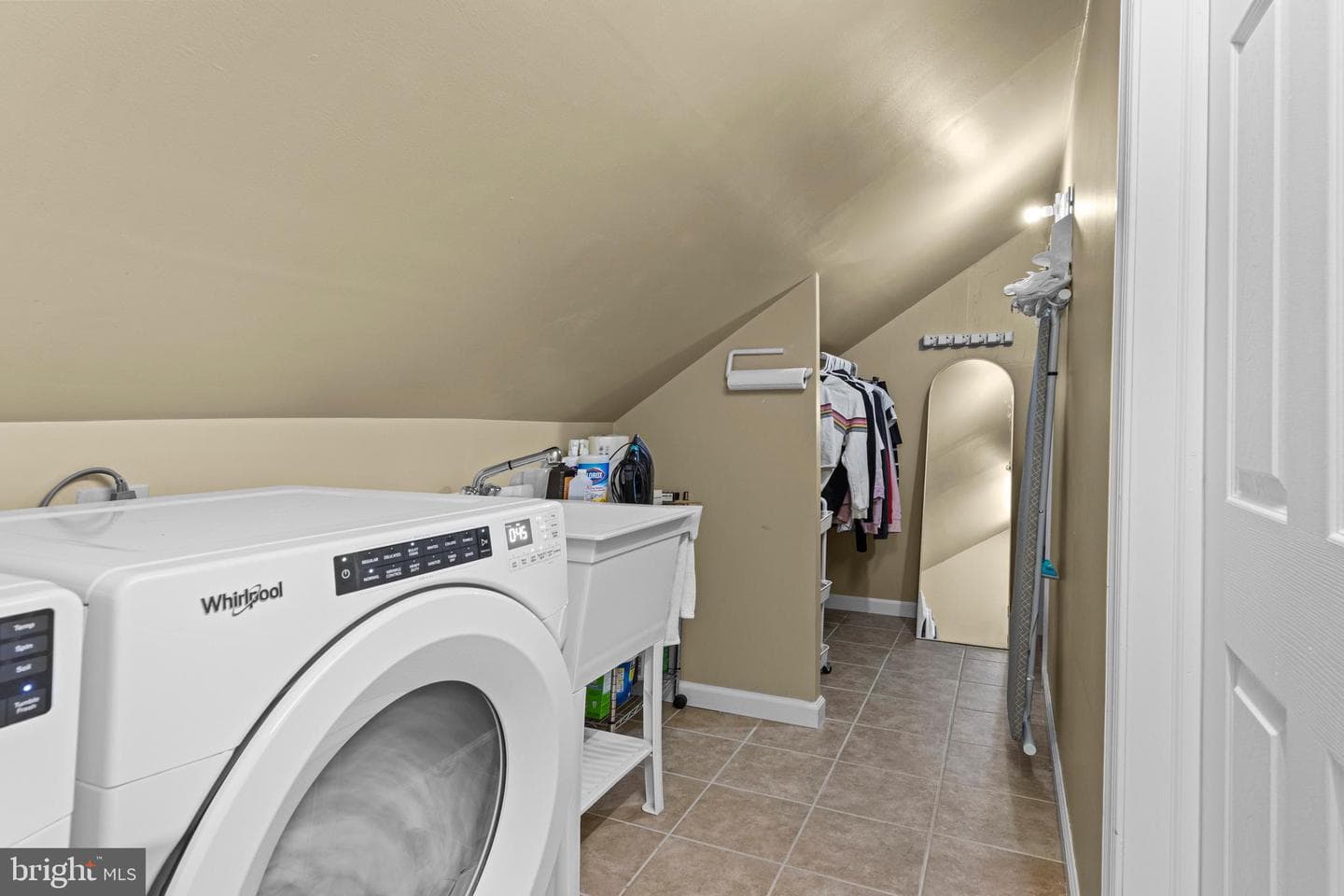 8 Harrow Circle photo 34