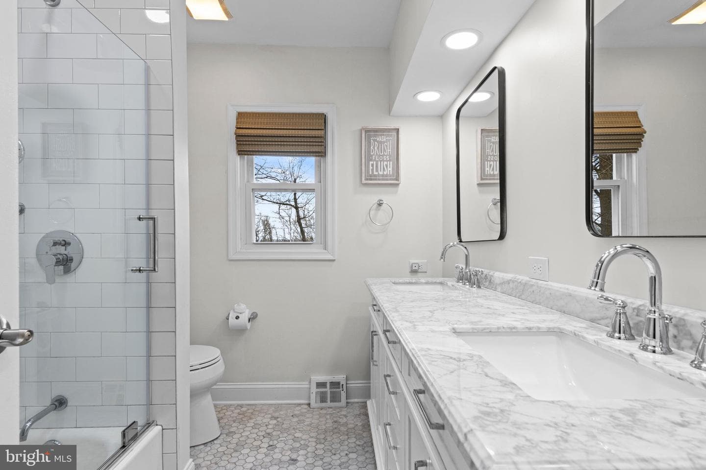 8 Harrow Circle photo 35