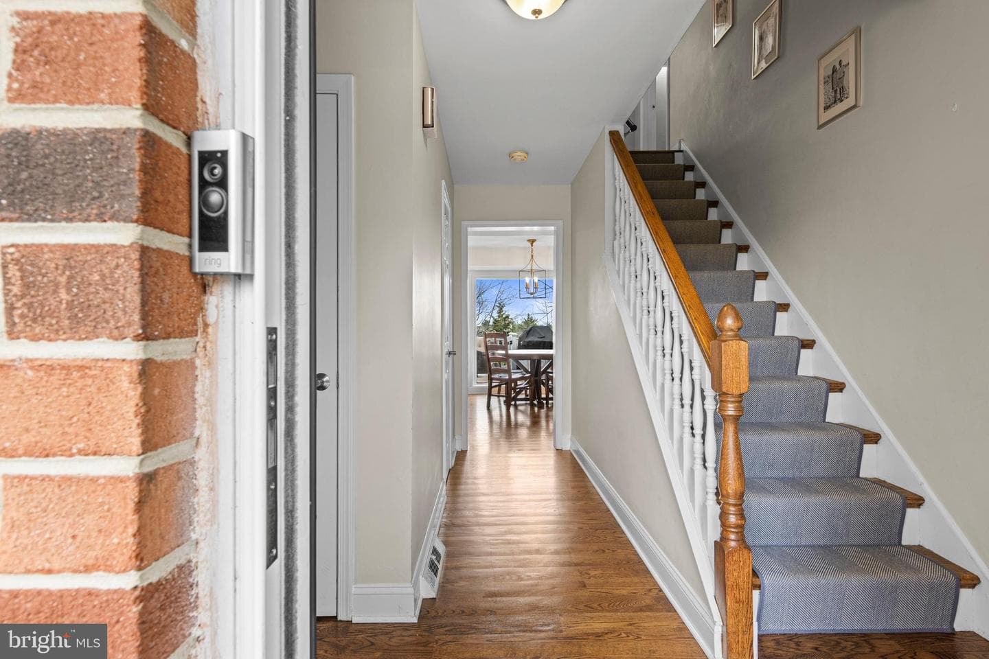 8 Harrow Circle photo 4