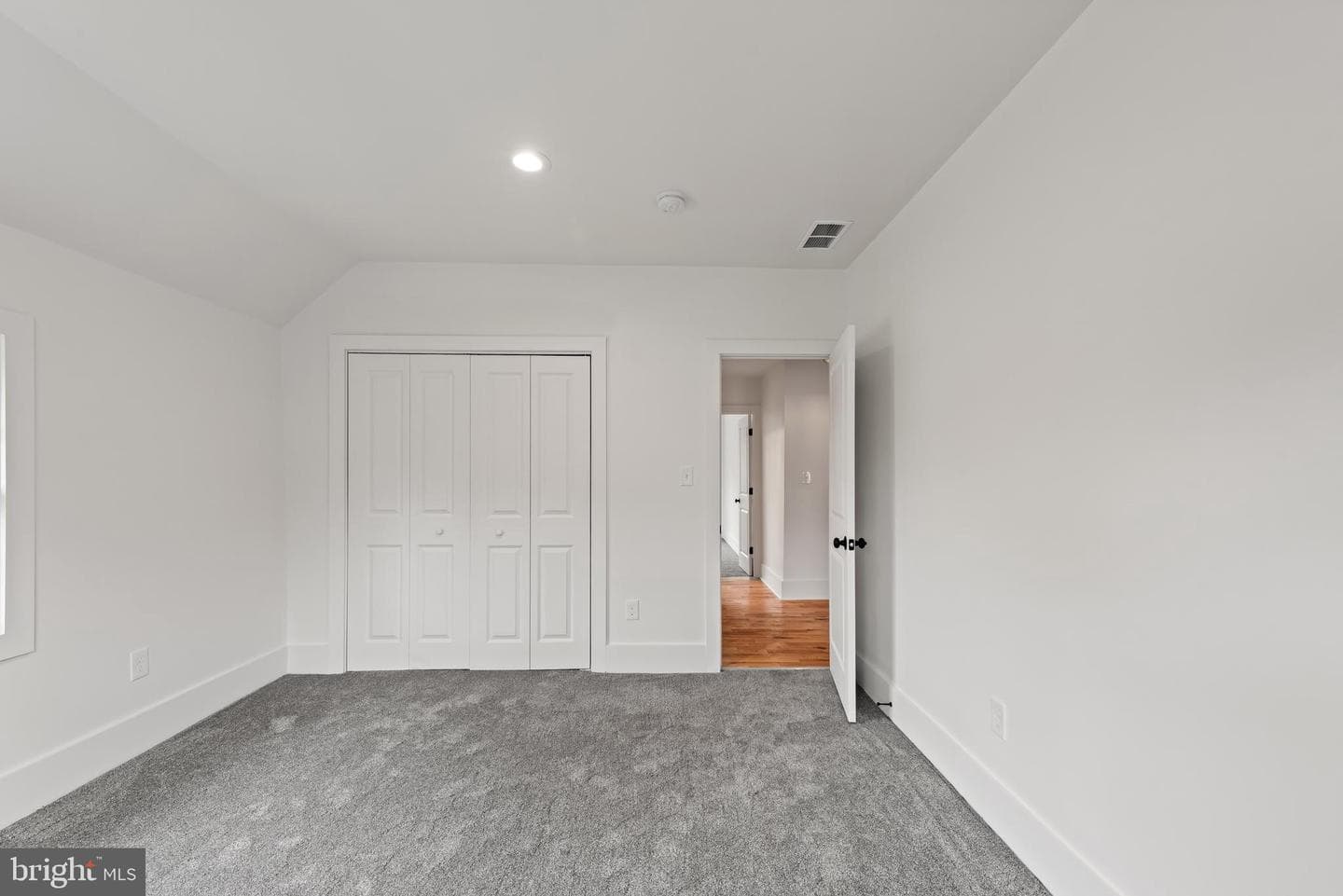 118 W Beechtree Lane photo 22
