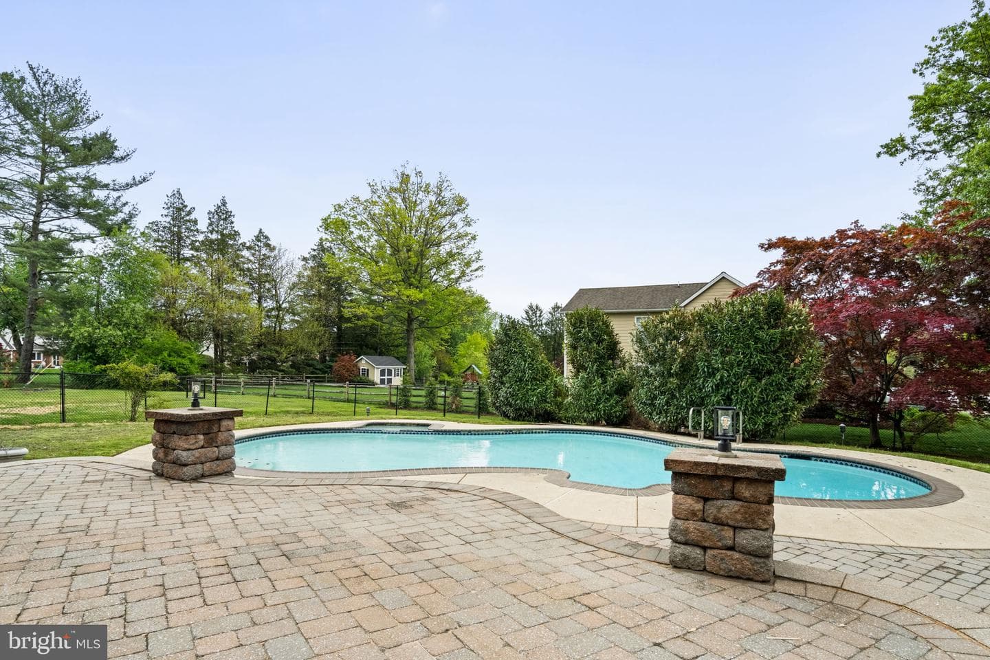 33 W Ardmore Avenue photo 114
