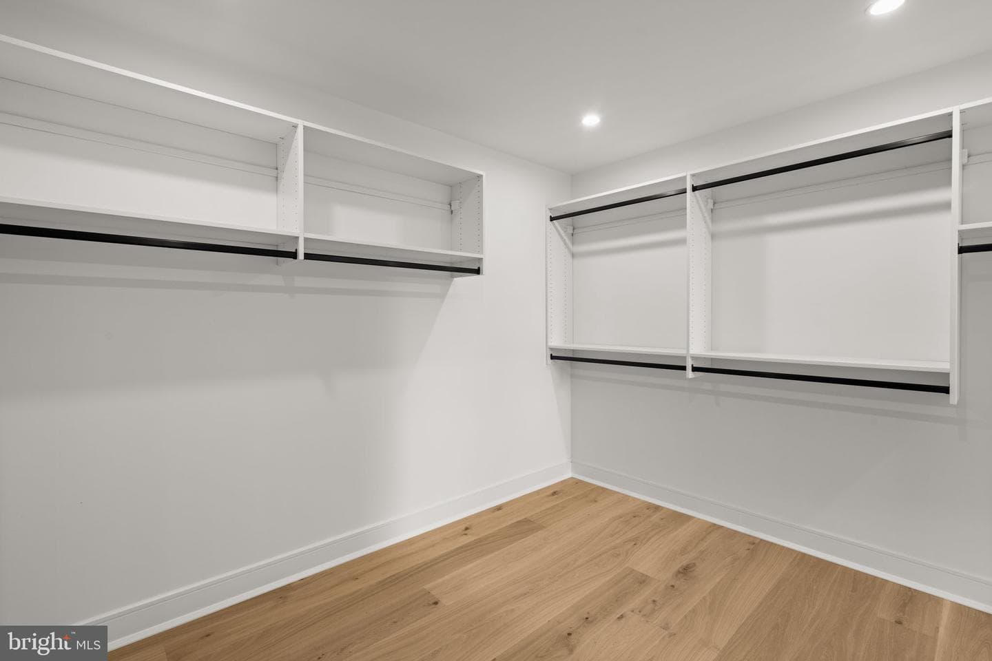 33 W Ardmore Avenue photo 90