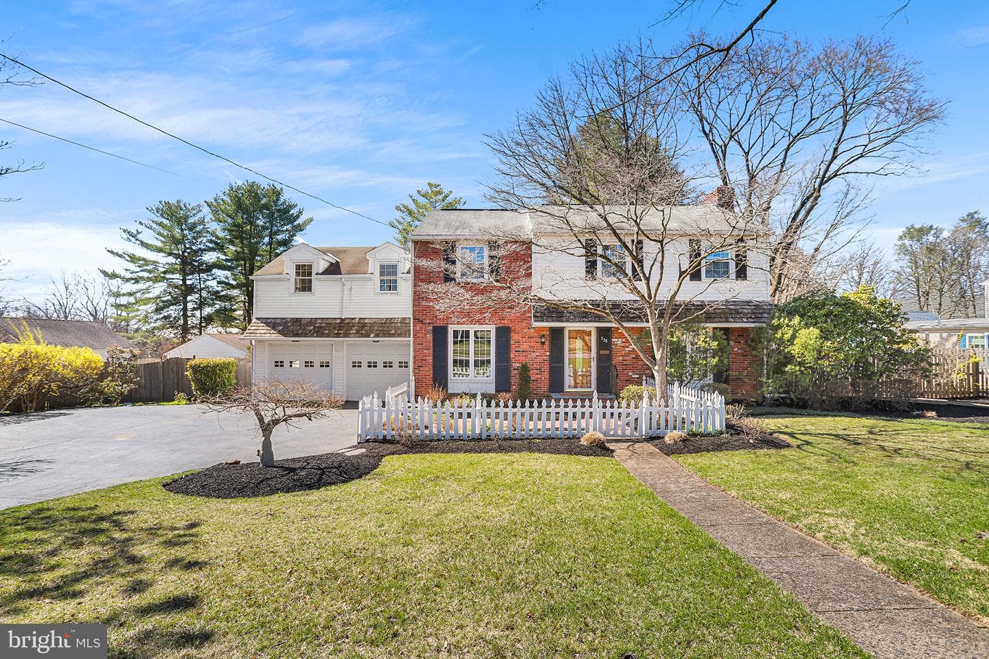538 S Media Line Road