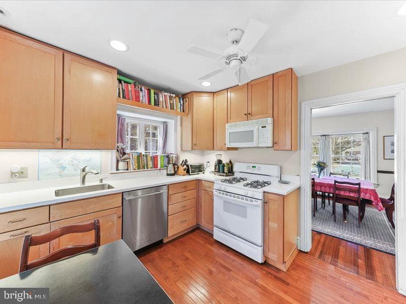 300 Harvard Avenue photo 15