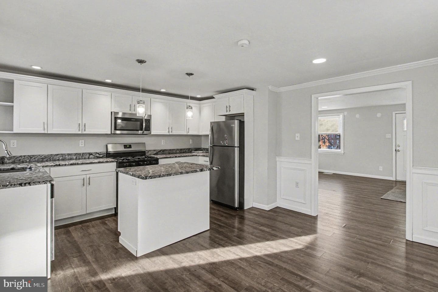 646 Clymer Lane photo 9