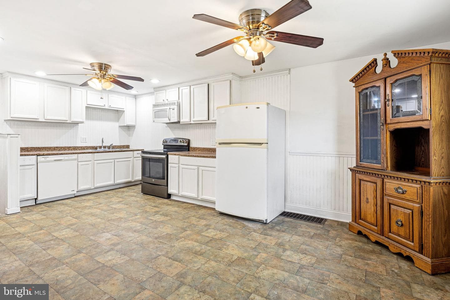 522 Amosland Road photo 9