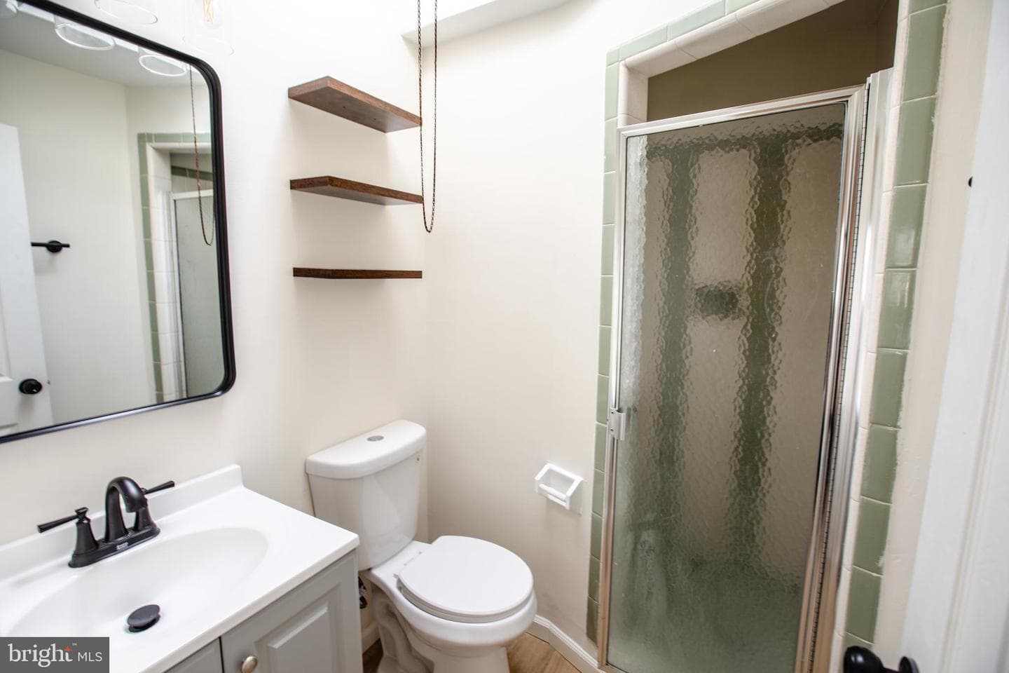 1227 Rainer Road photo 11