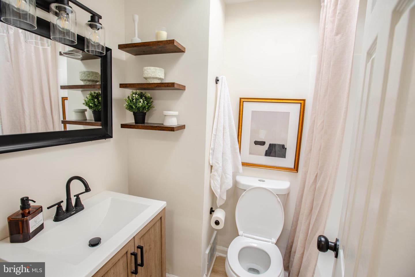 1227 Rainer Road photo 14