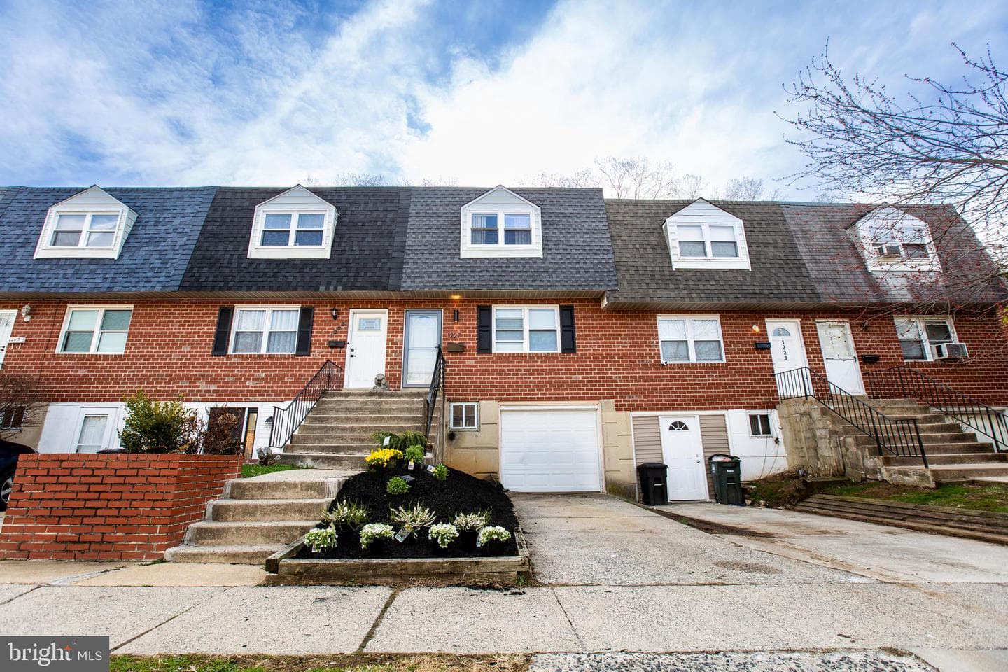 1227 Rainer Road photo 2