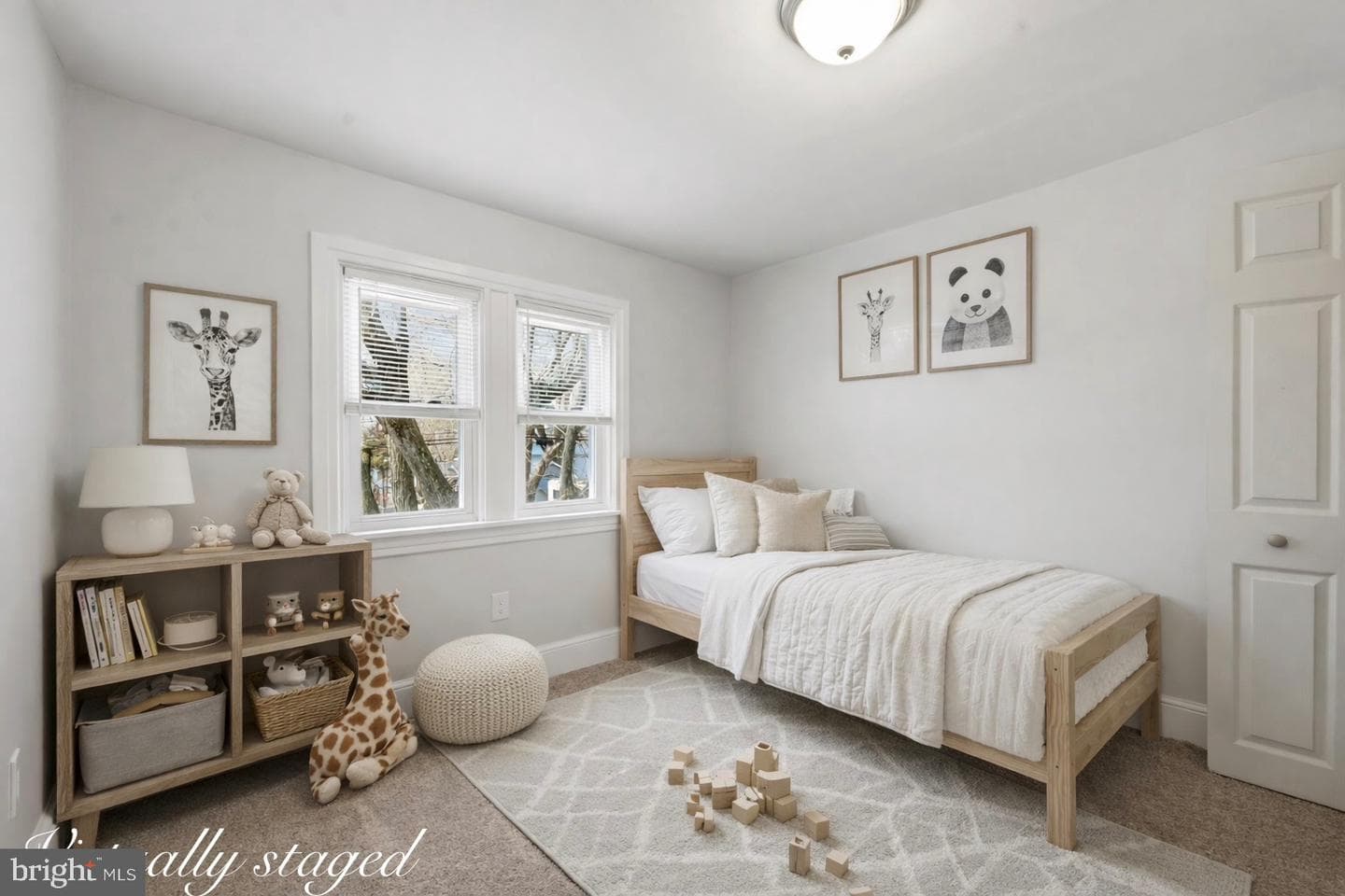 1042 Randall Avenue photo 12