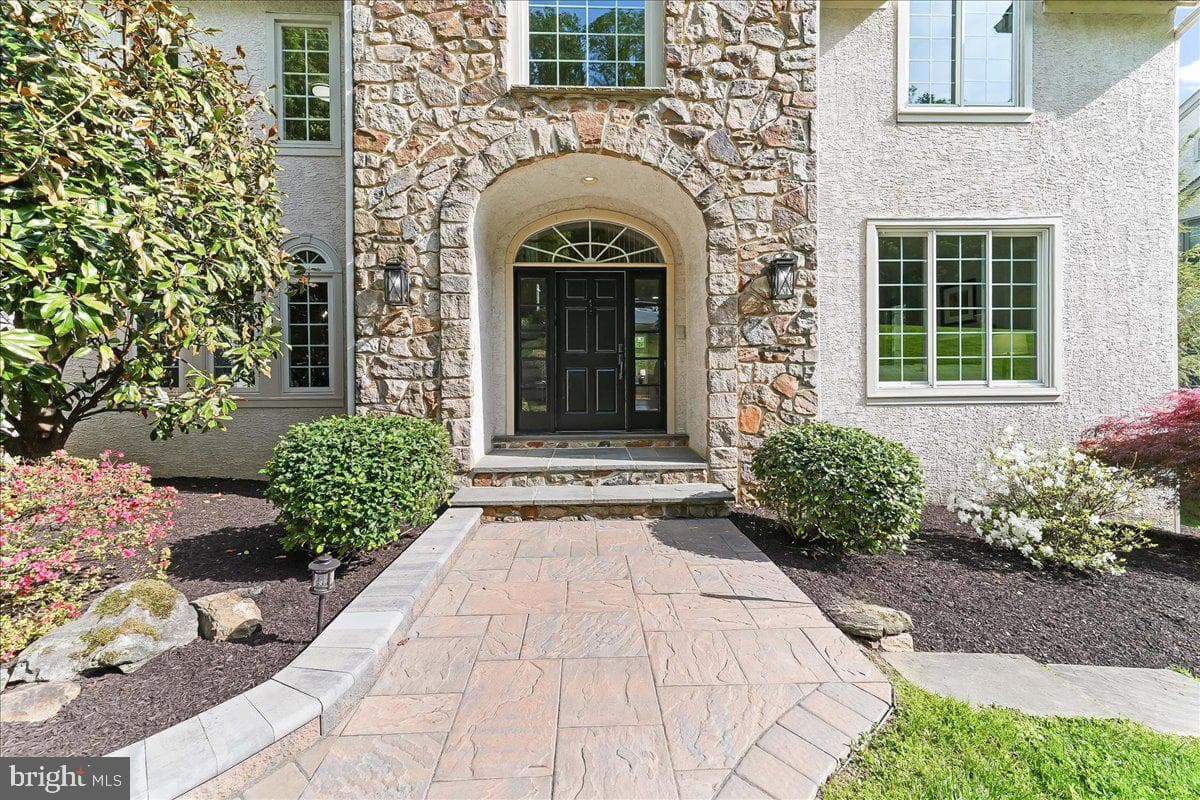 3507 Runnymeade Drive photo 4