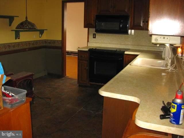 1025 Scott Avenue photo 11