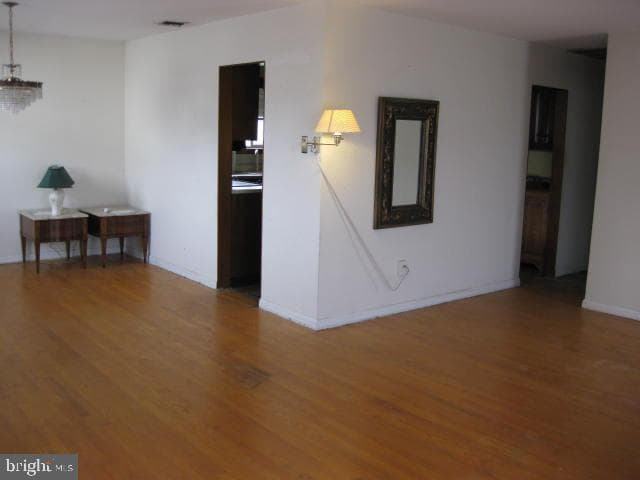 1025 Scott Avenue photo 14