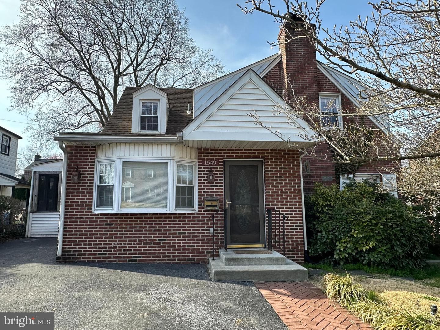 1549 Burmont Road photo 4