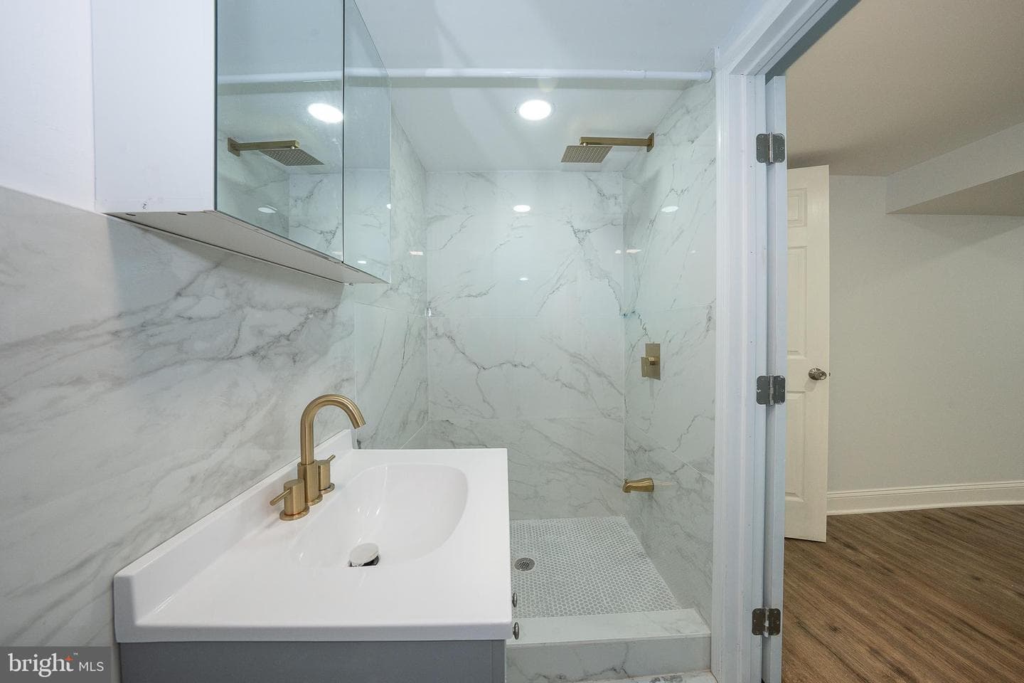 828 Mason Avenue photo 58