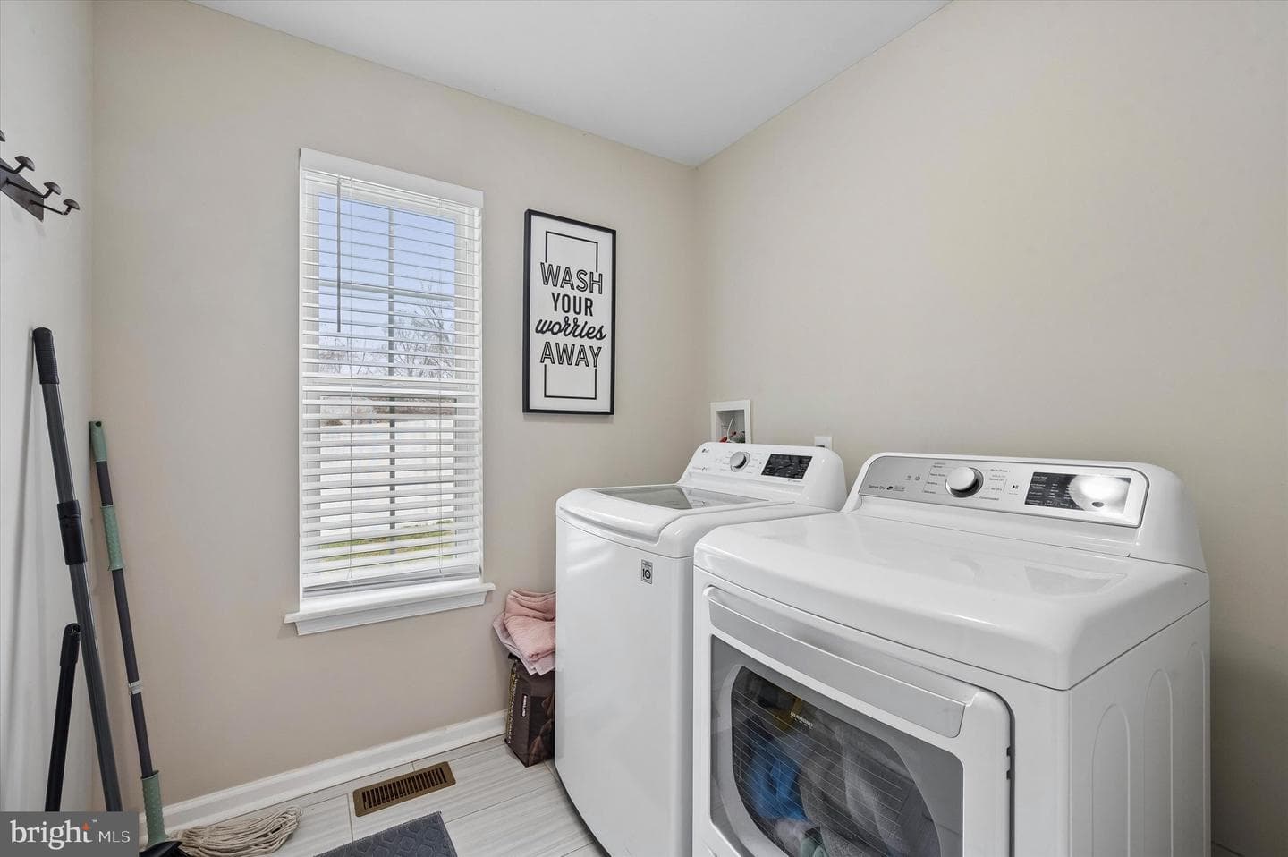 311 W Brookhaven Road photo 24