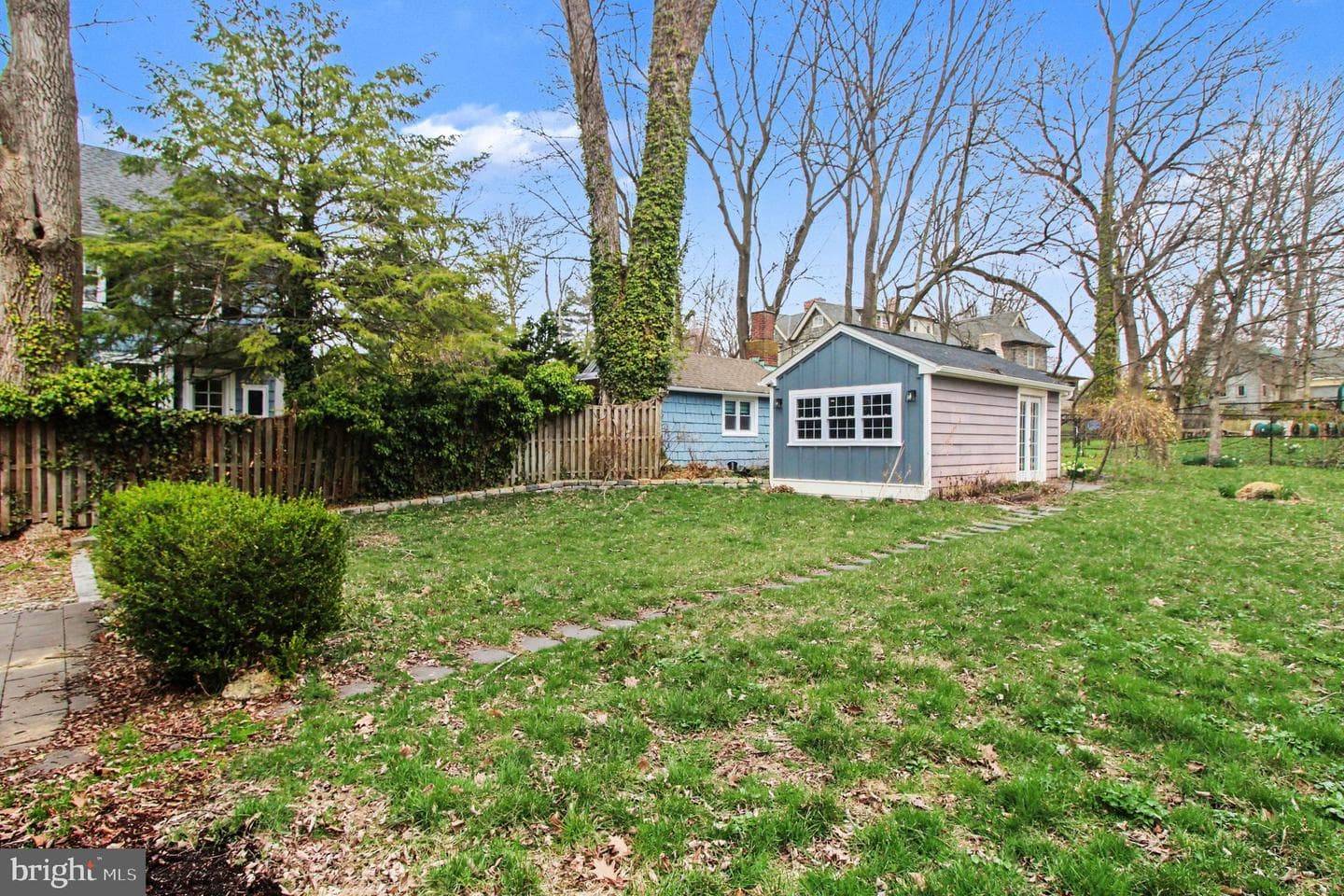 633 Walnut Lane photo 24