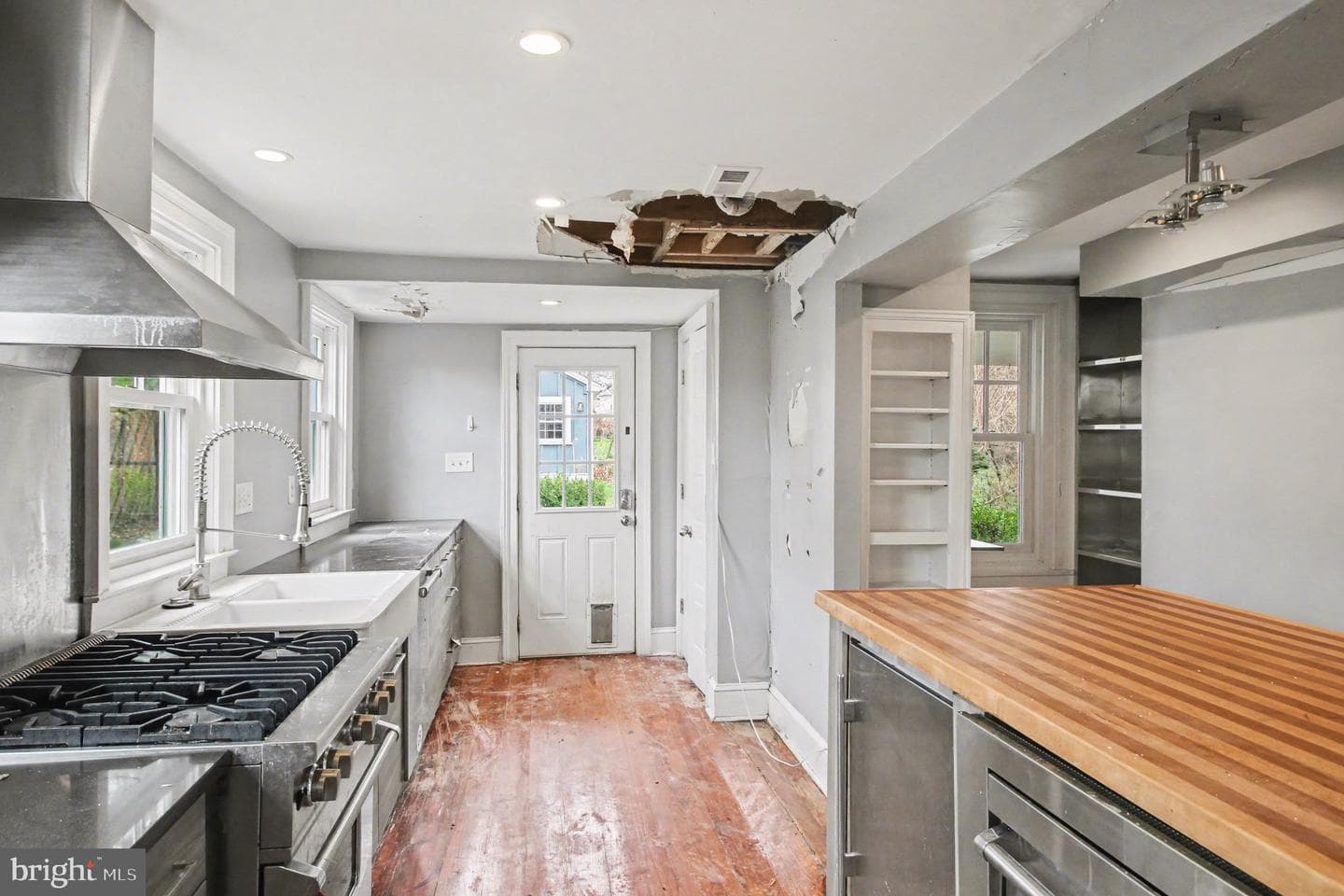 633 Walnut Lane photo 8