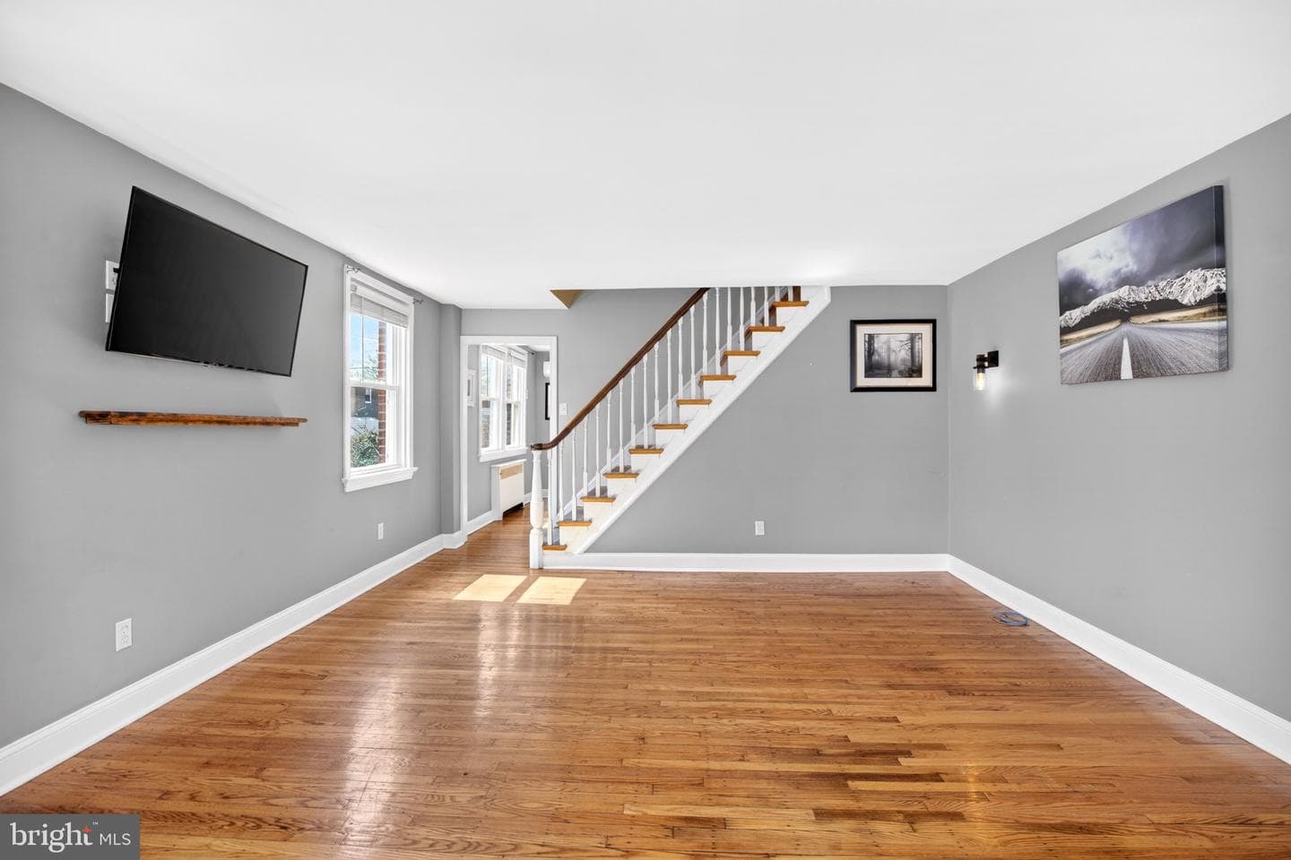 712 Clarendon Road photo 4