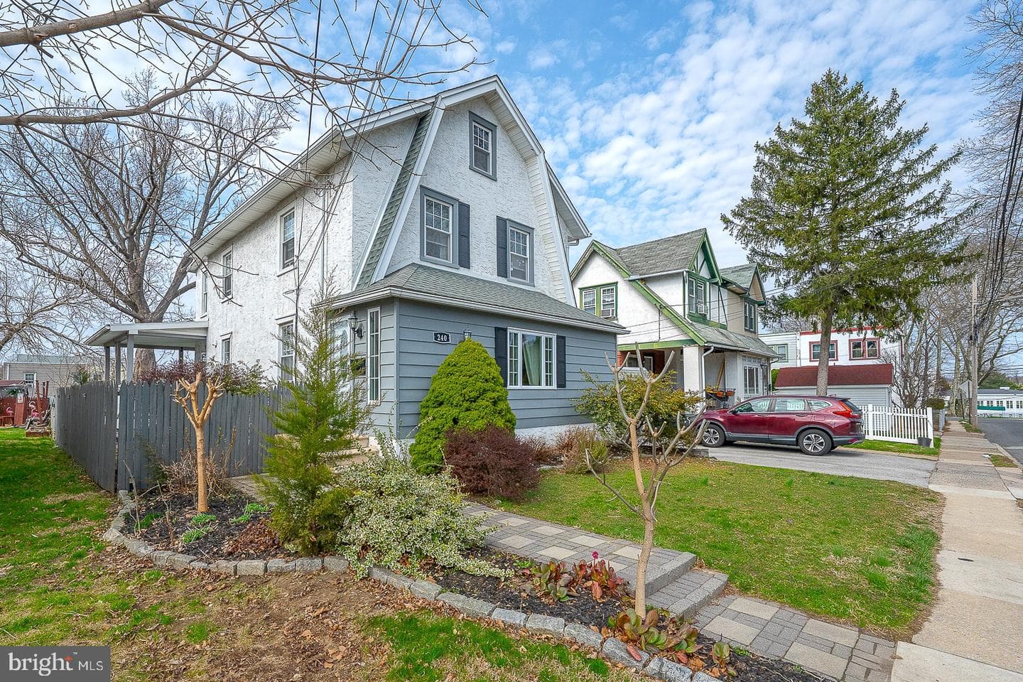240 Wadas Avenue photo 3