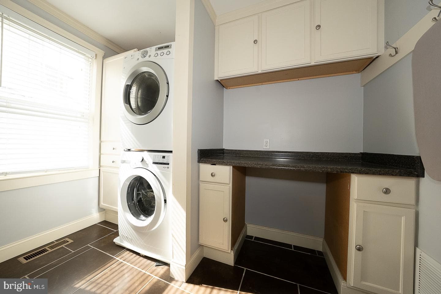 240 Wadas Avenue photo 31