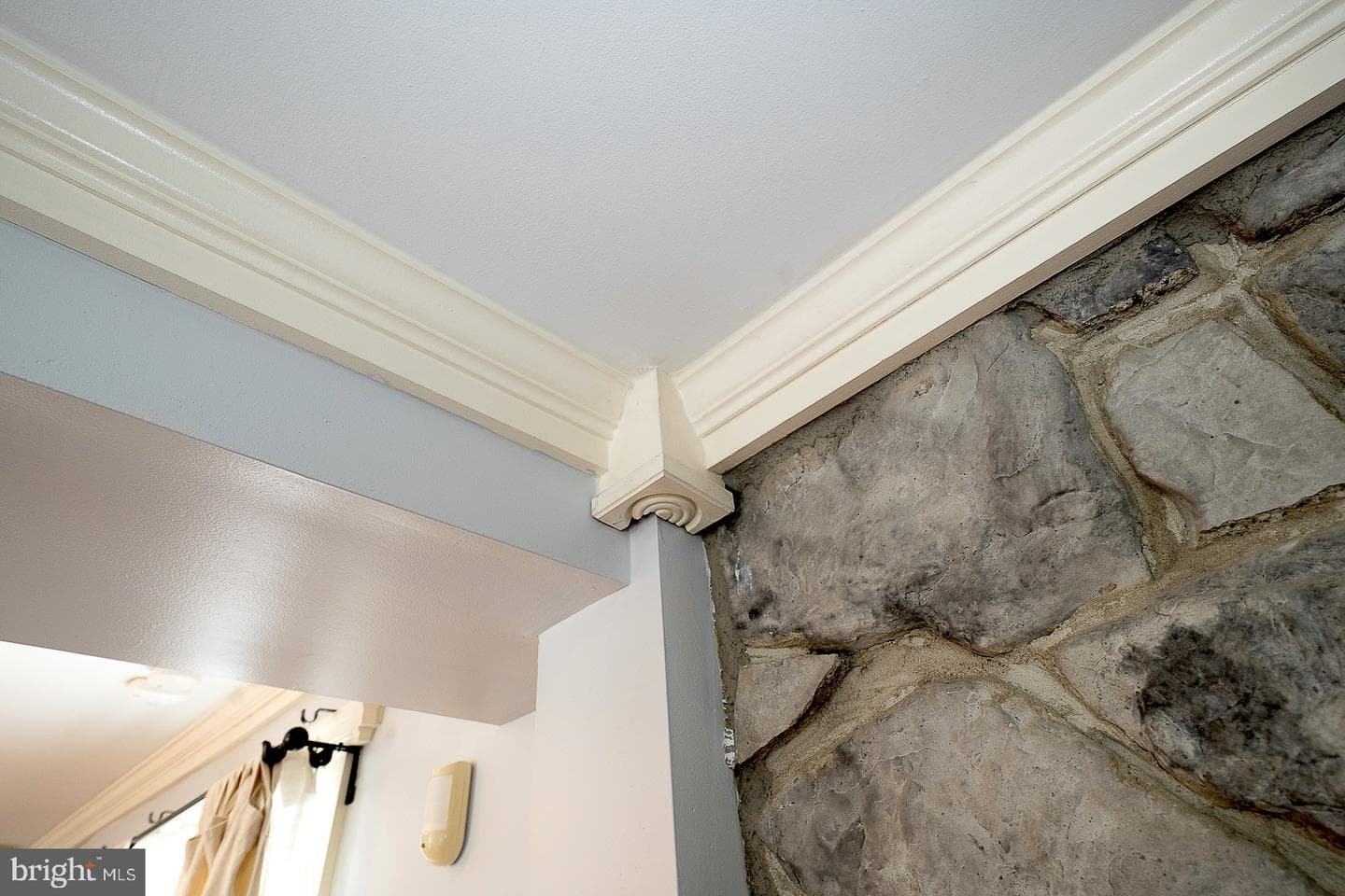 240 Wadas Avenue photo 33