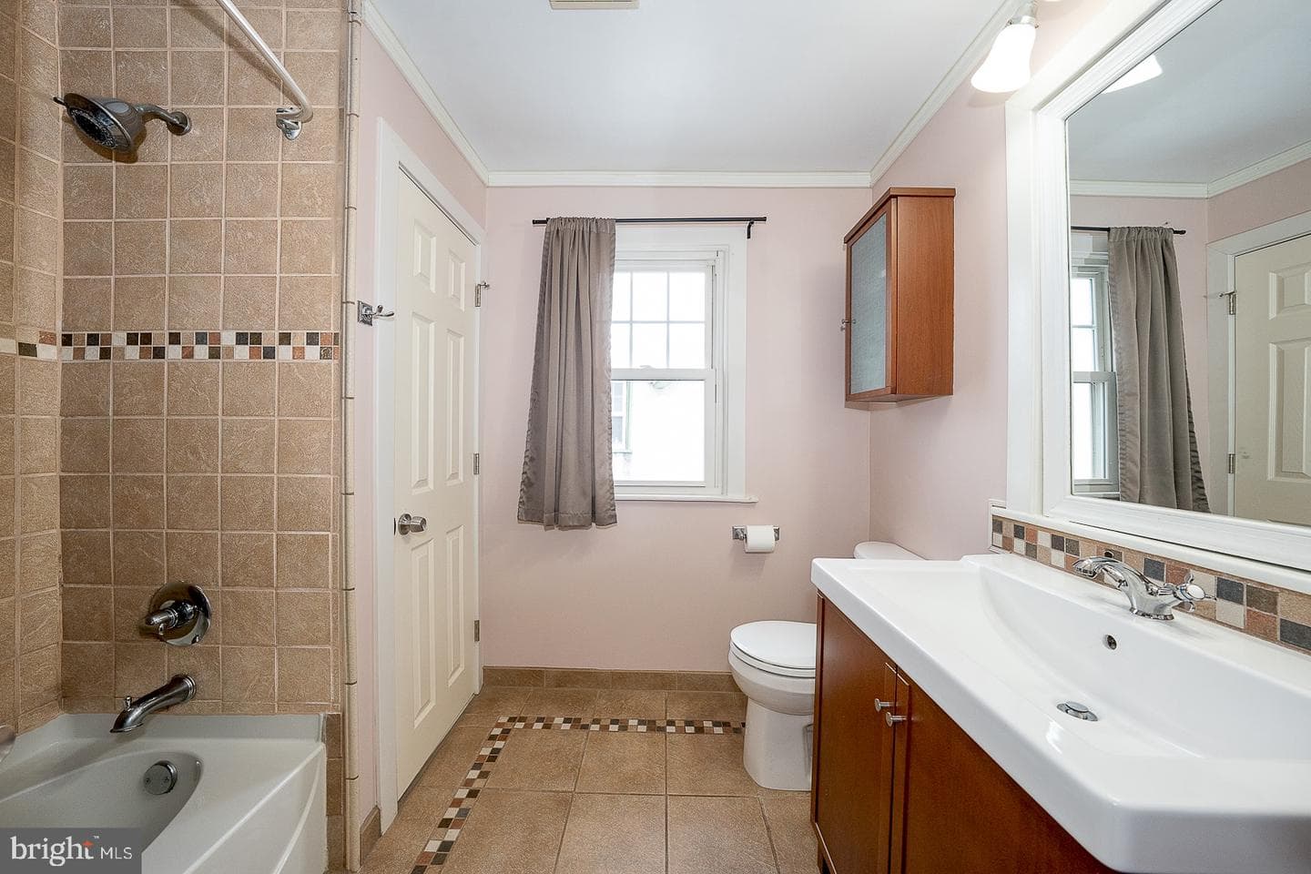240 Wadas Avenue photo 41