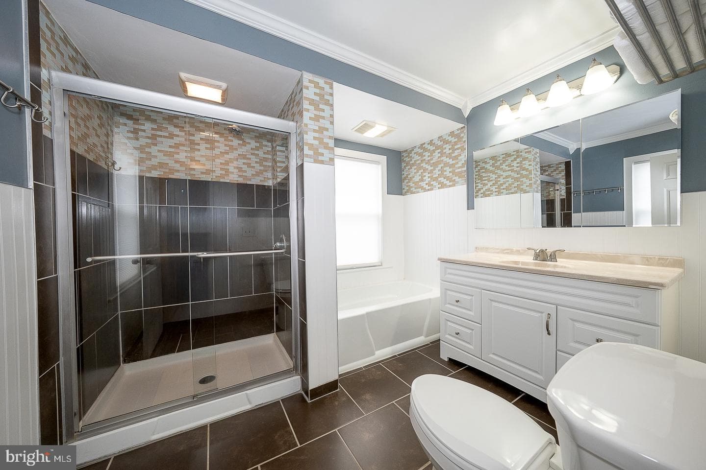 240 Wadas Avenue photo 50