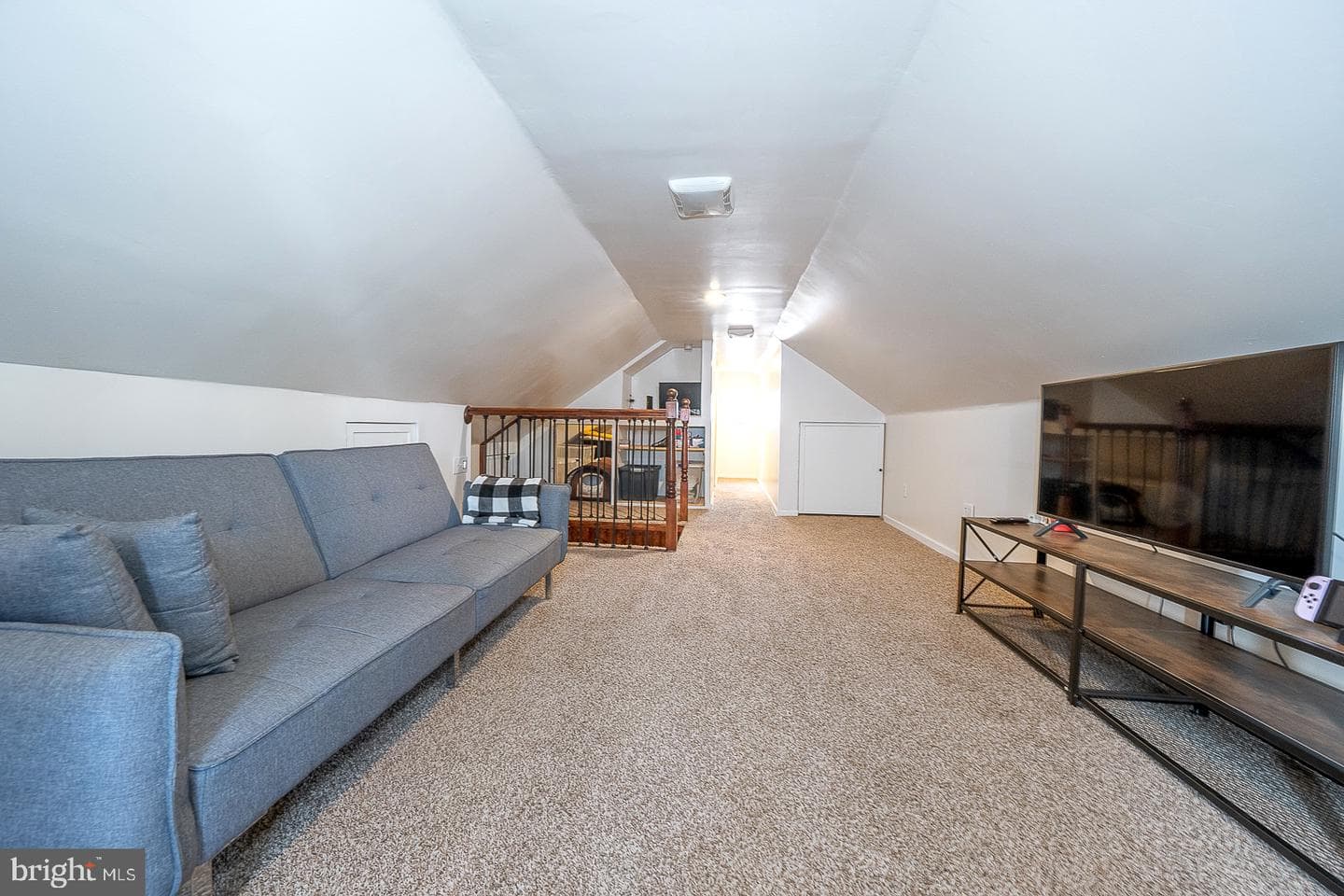 240 Wadas Avenue photo 54
