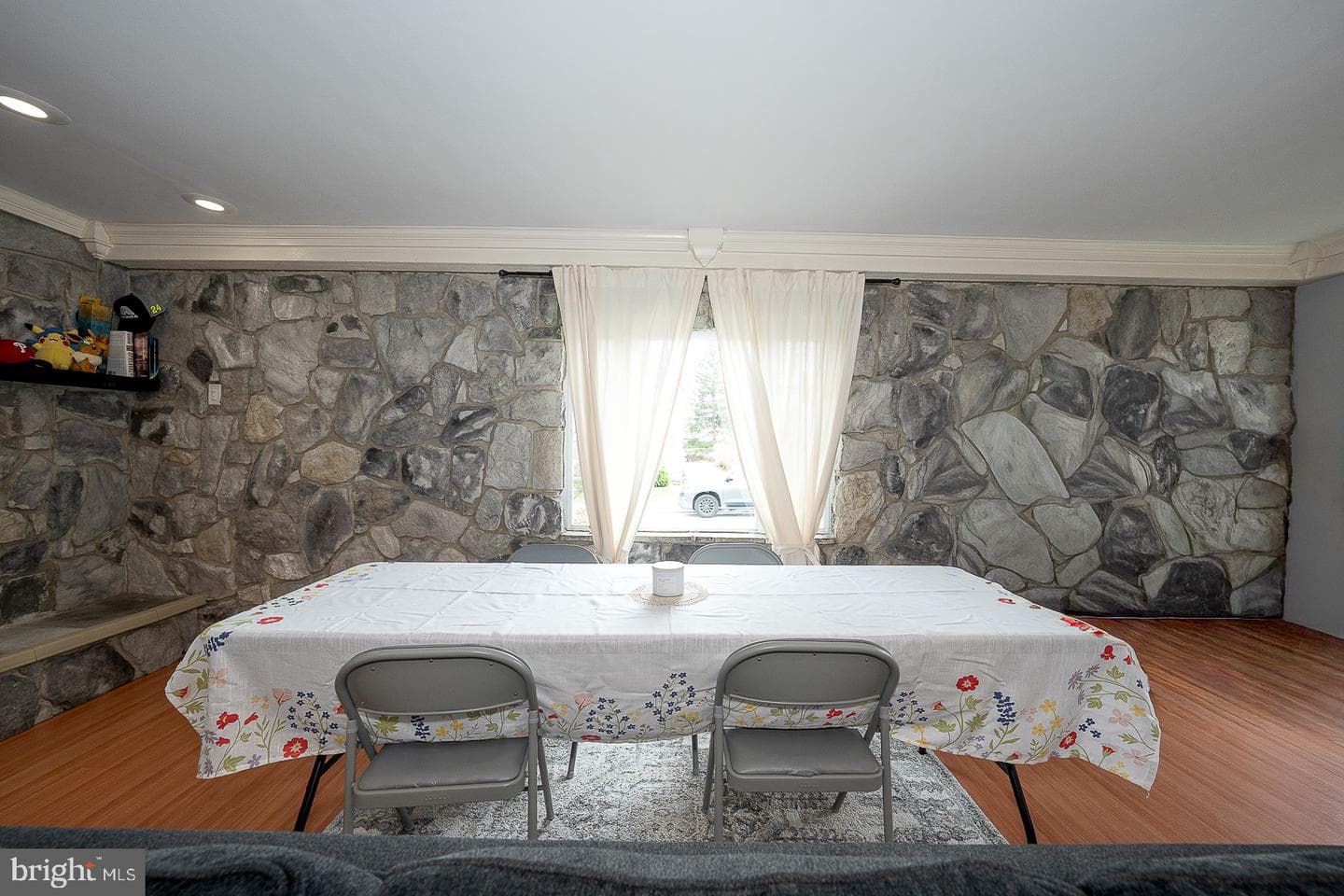 240 Wadas Avenue photo 8