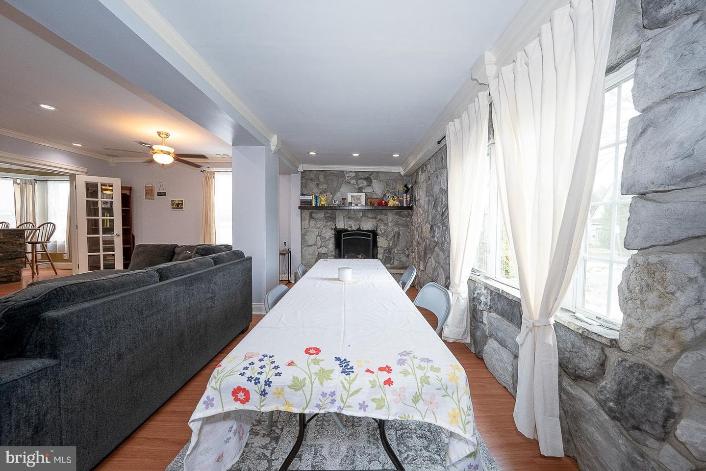 240 Wadas Avenue photo 9