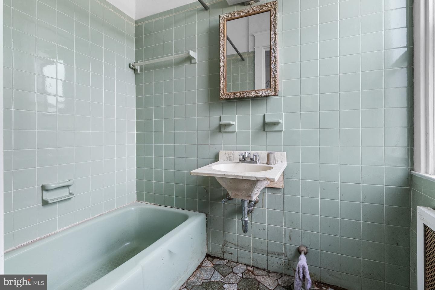 524 E 21st Street photo 23