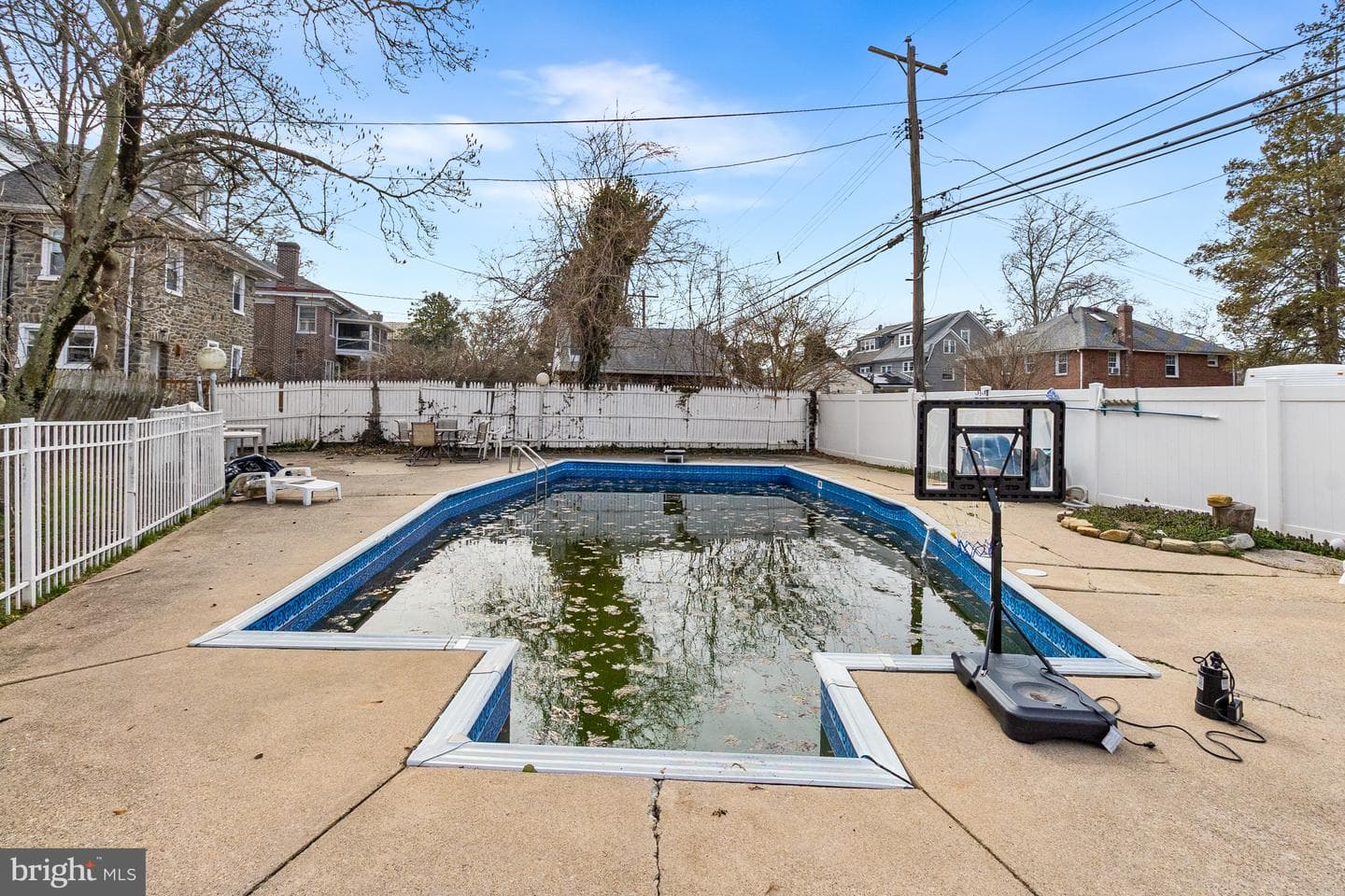 524 E 21st Street photo 38