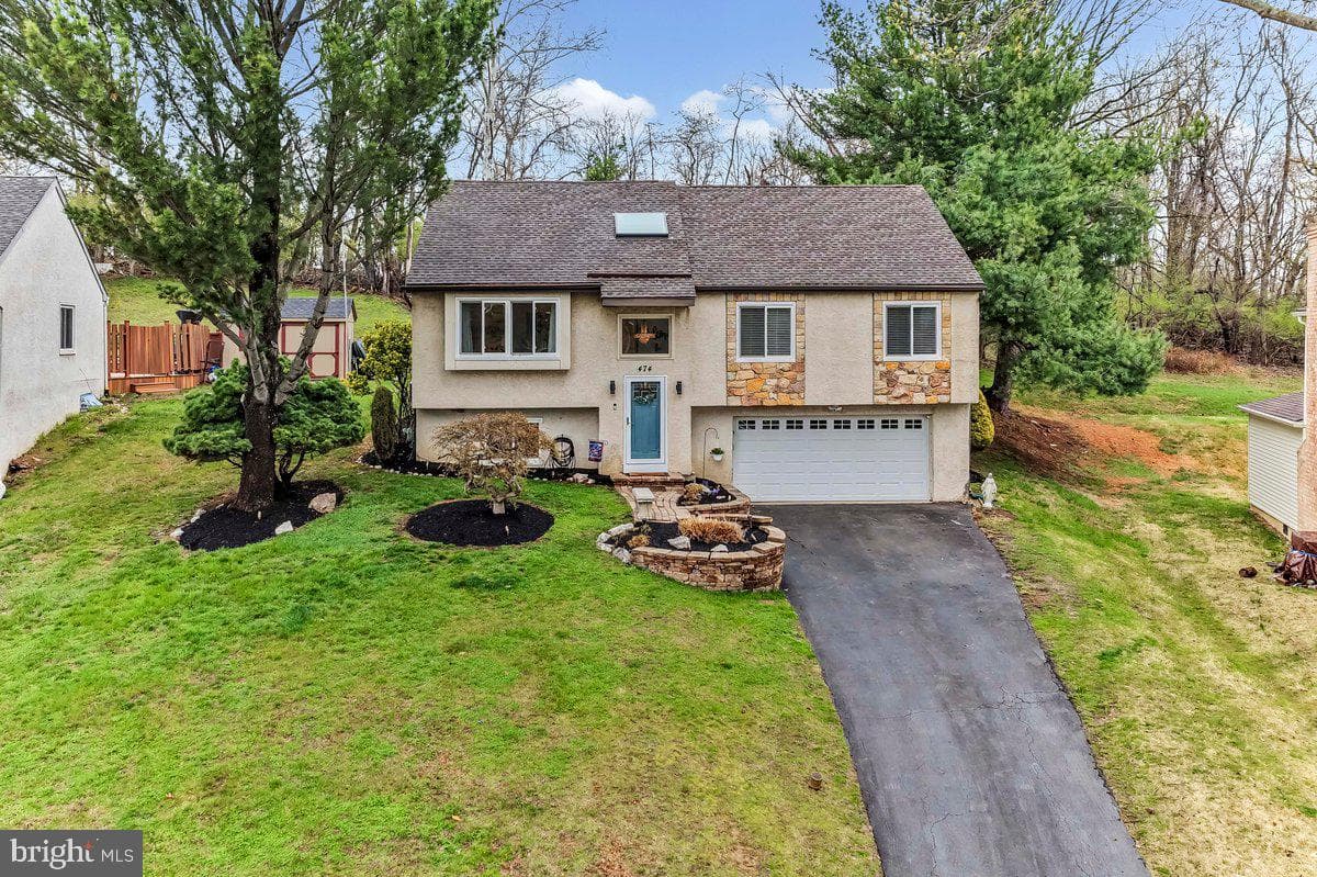 474 Ridge Lane photo 3