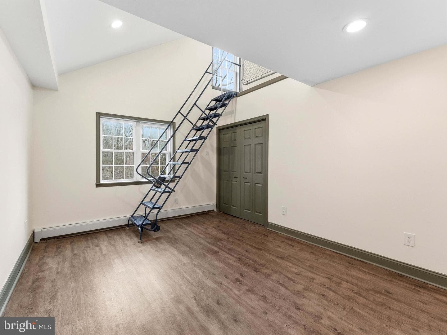 71 W Sproul Road photo 30