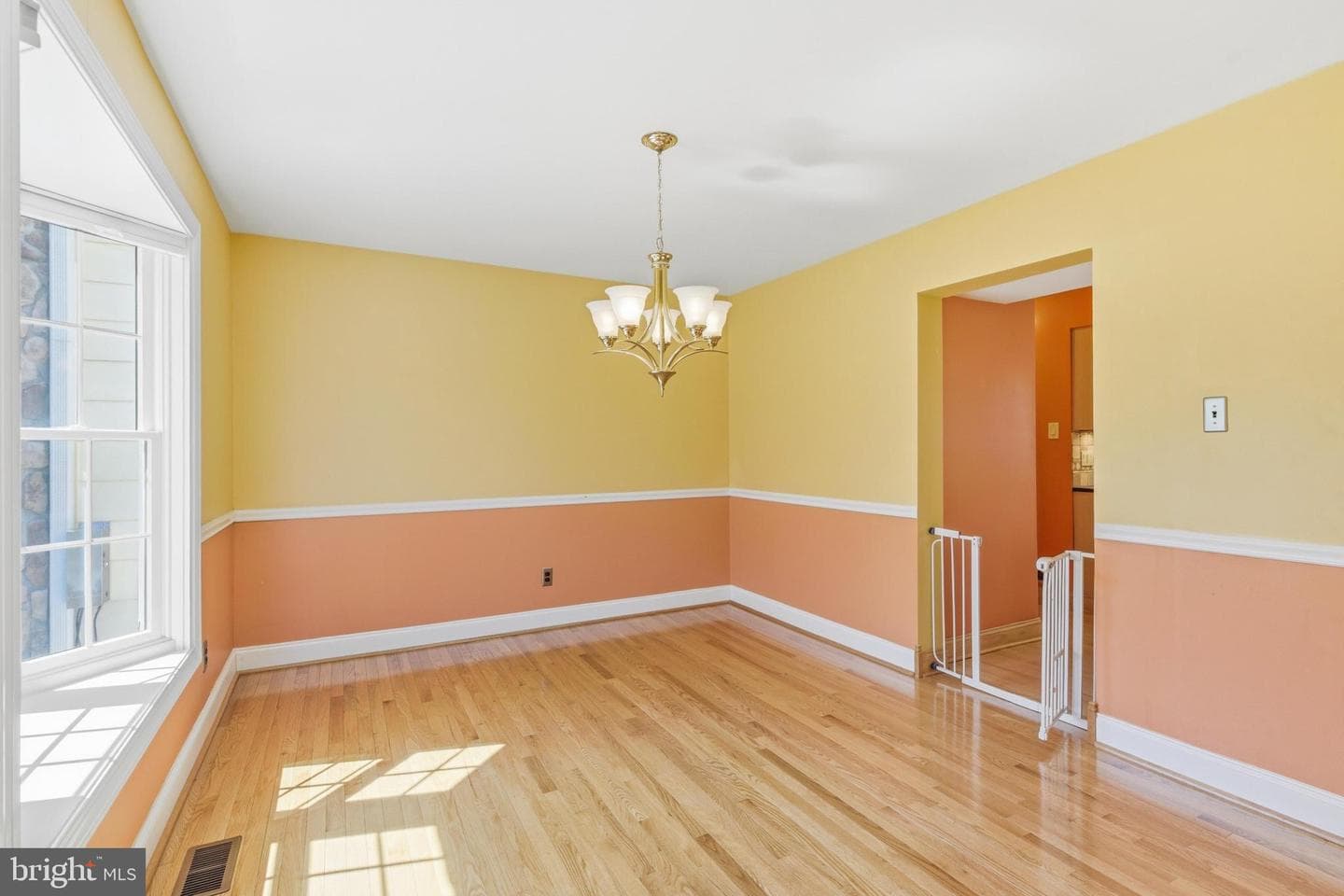 76 Colonial Circle photo 13