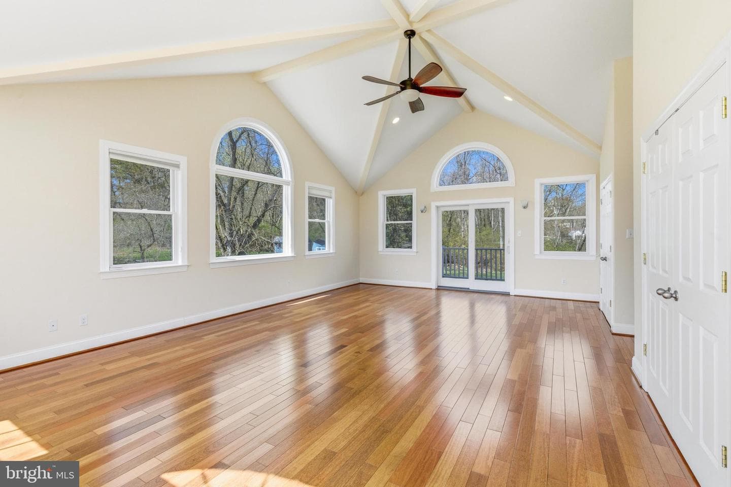 76 Colonial Circle photo 22