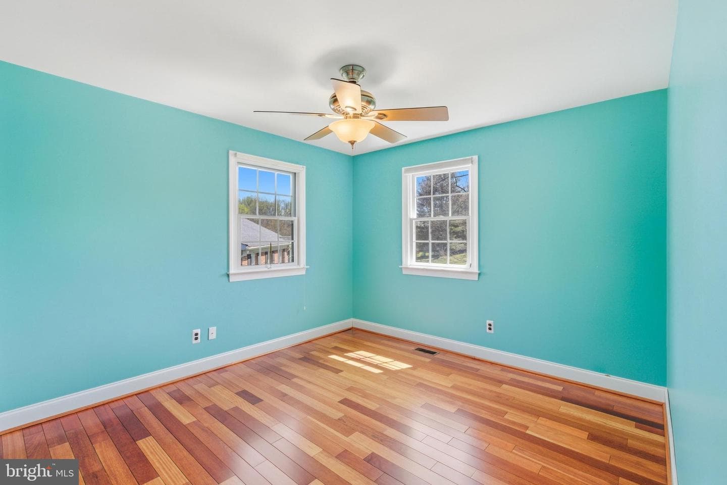 76 Colonial Circle photo 30