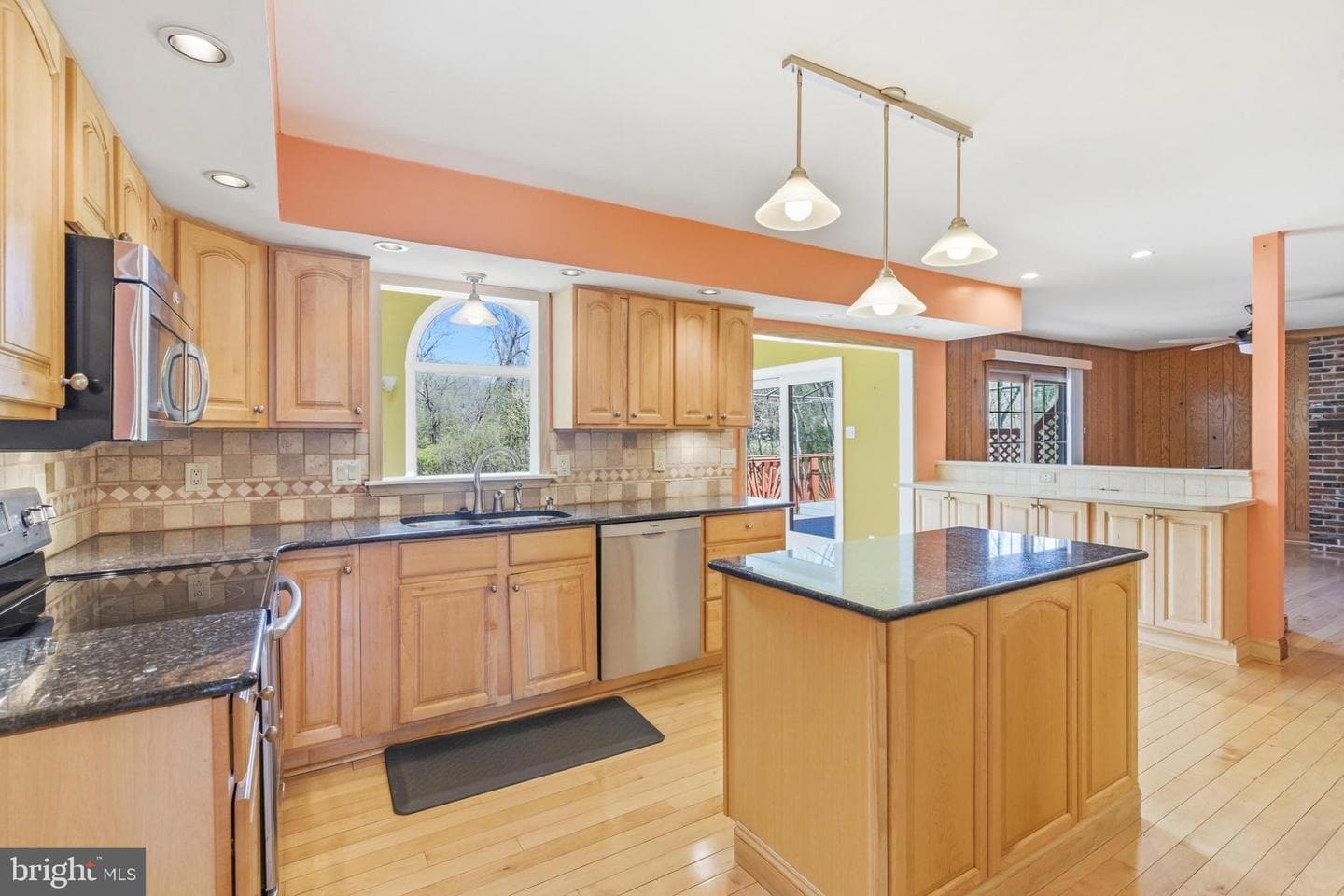 76 Colonial Circle photo 9