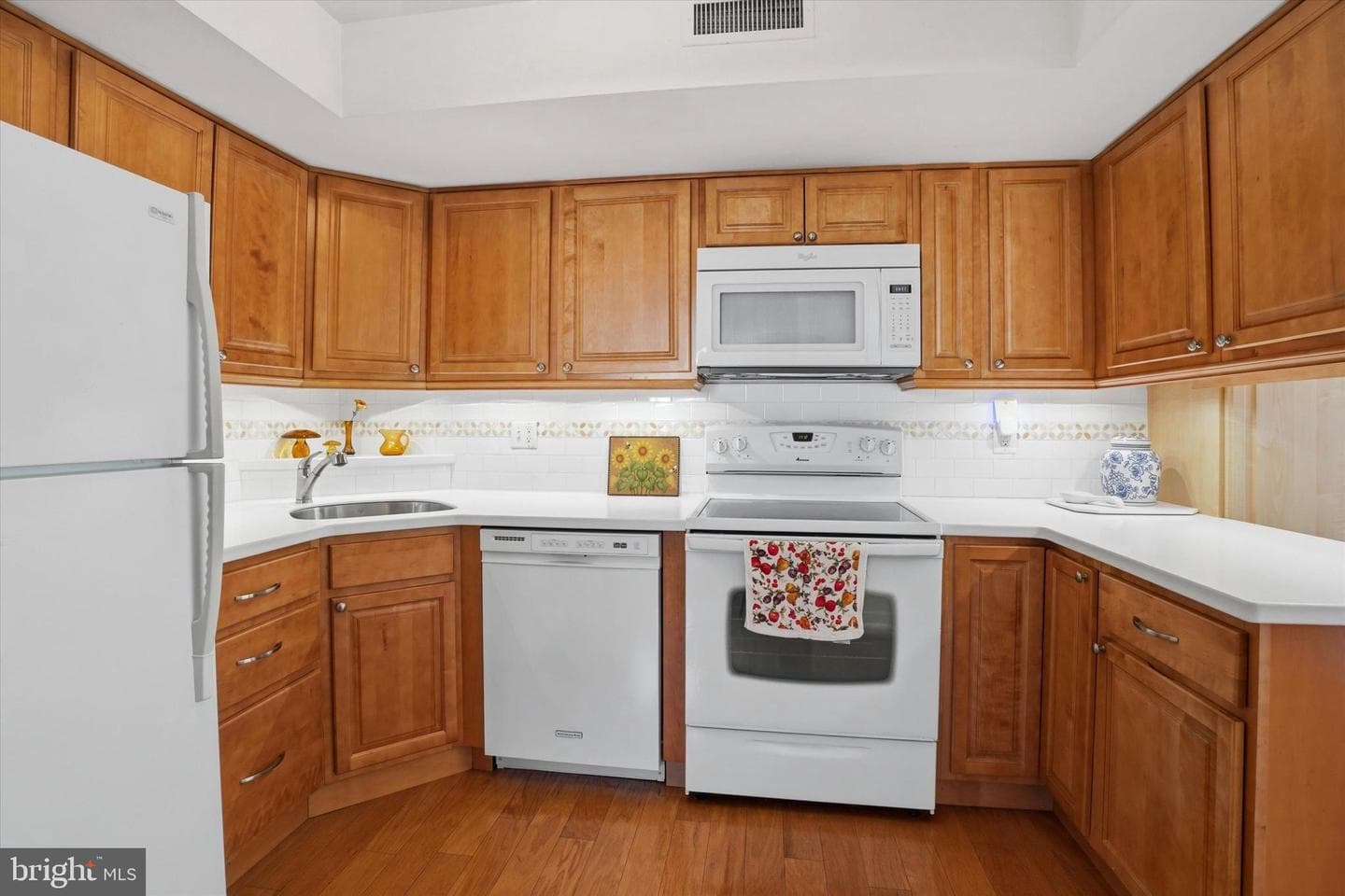 8 Summit Drive photo 3