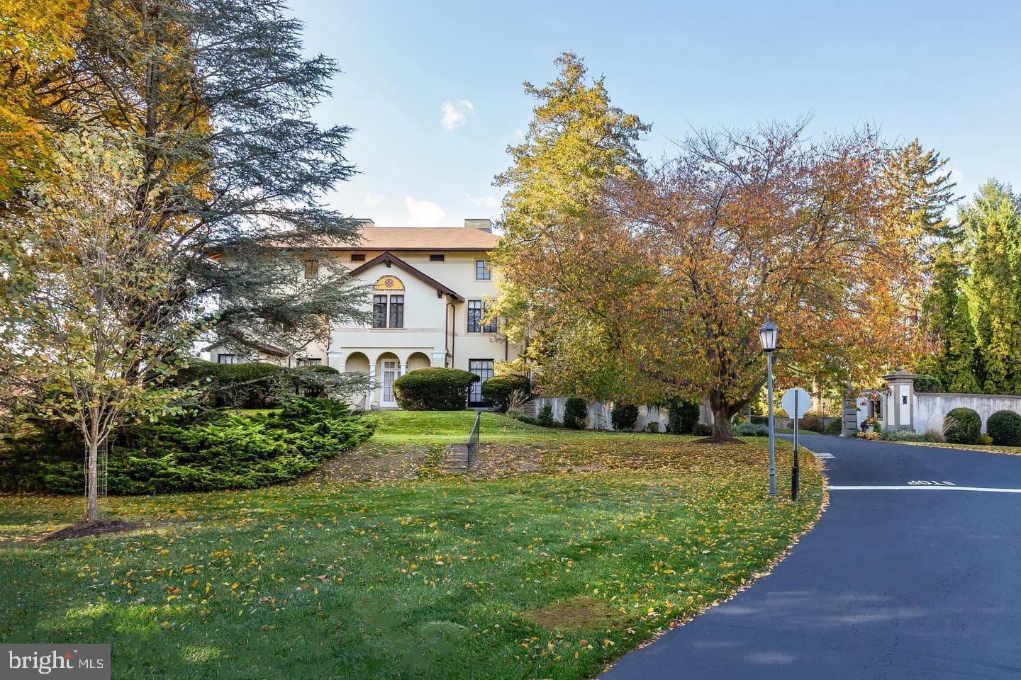 8 Summit Drive photo 36