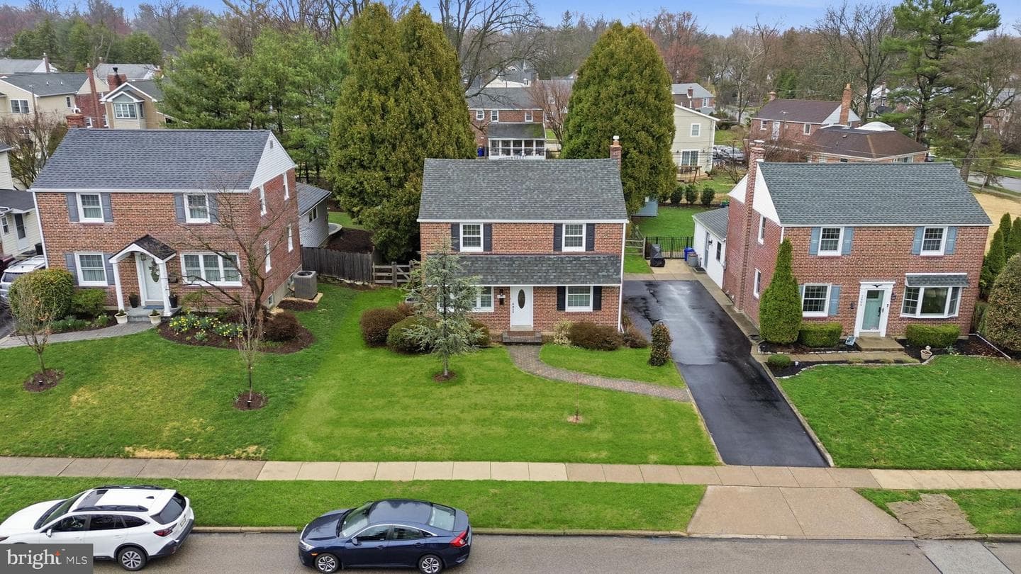 2609 Ashwood Drive photo 3