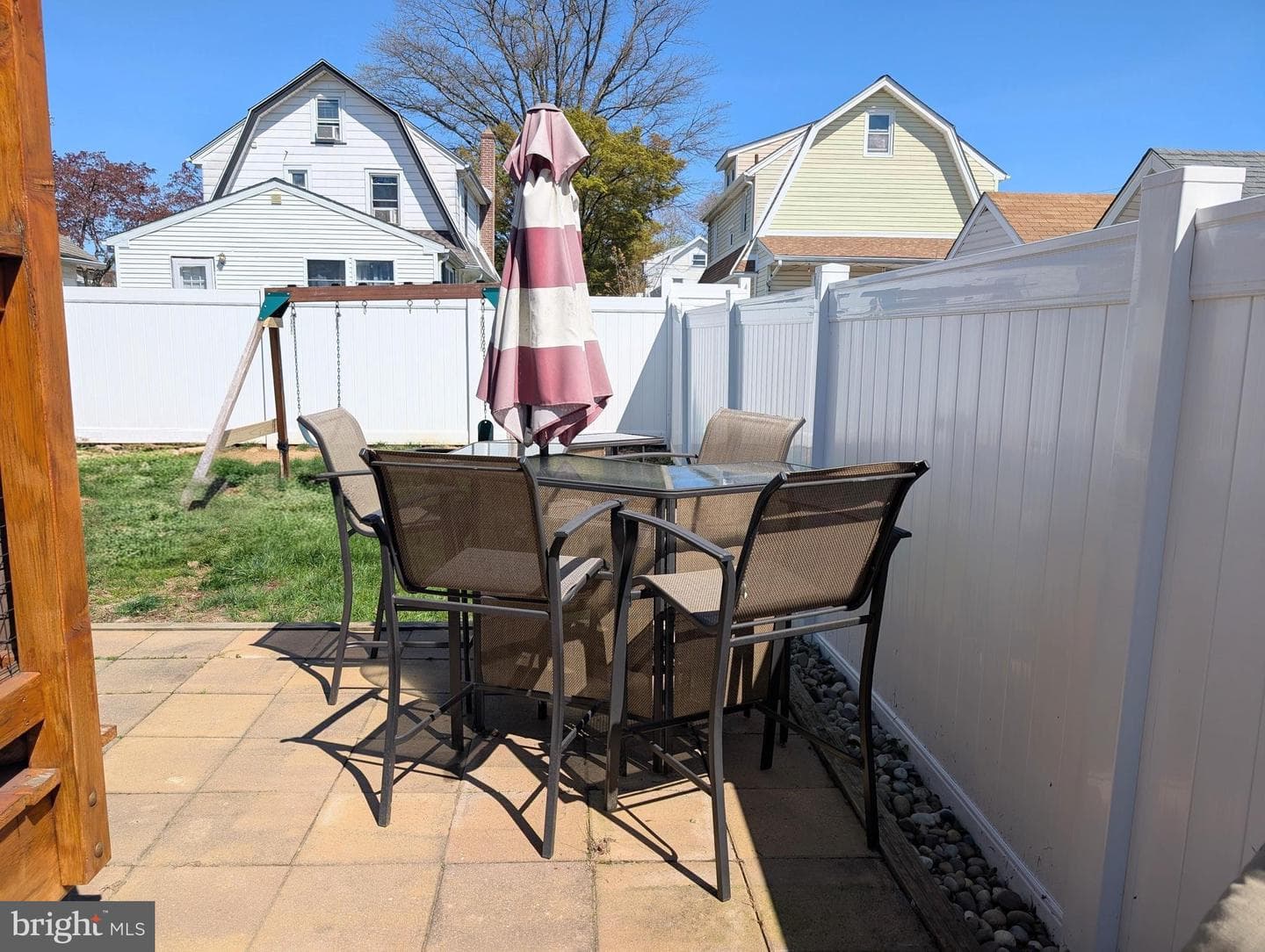 905 Edmonds Avenue photo 33