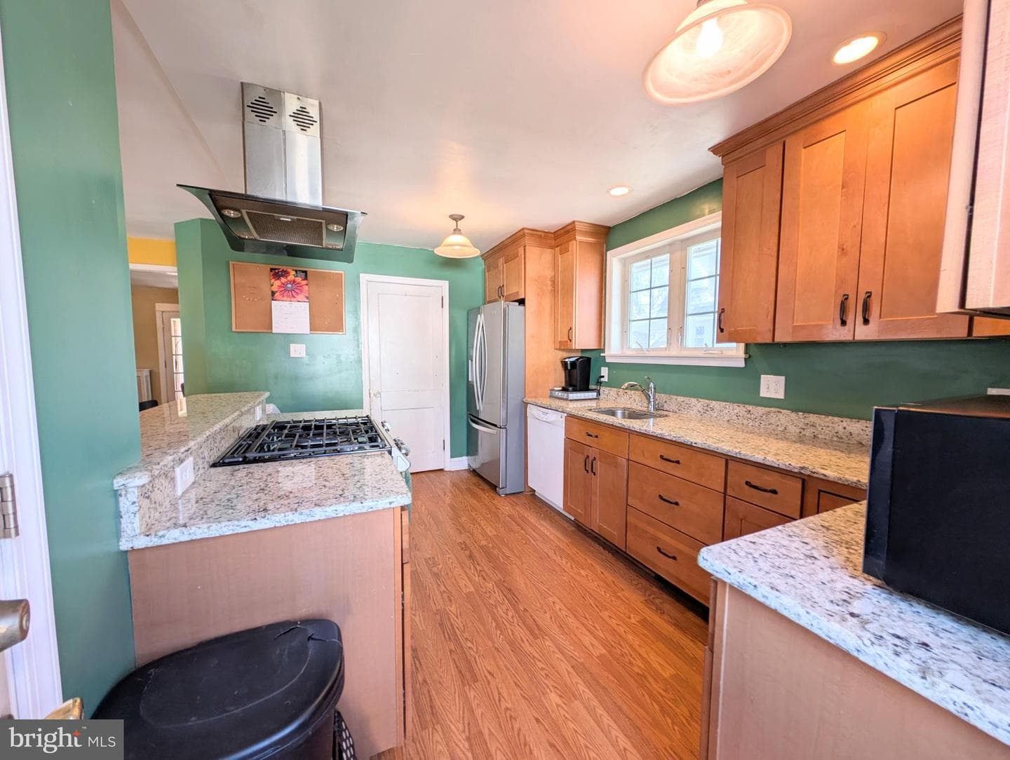 905 Edmonds Avenue photo 8