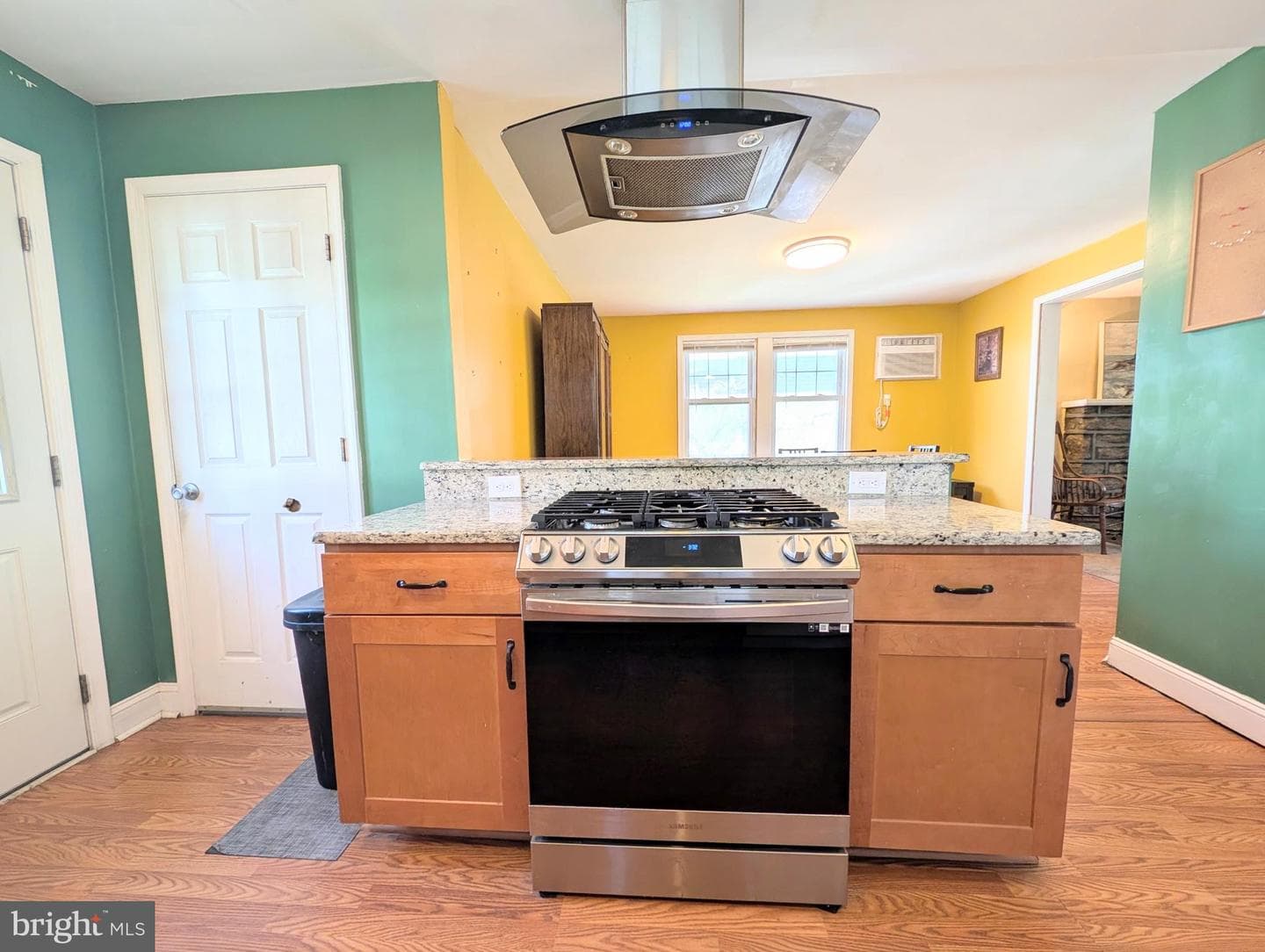 905 Edmonds Avenue photo 9