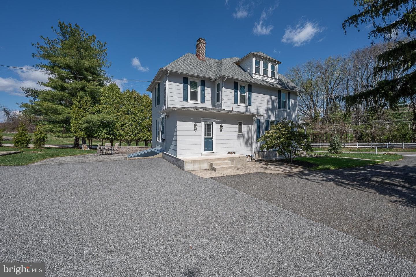 642 Concord Road photo 23
