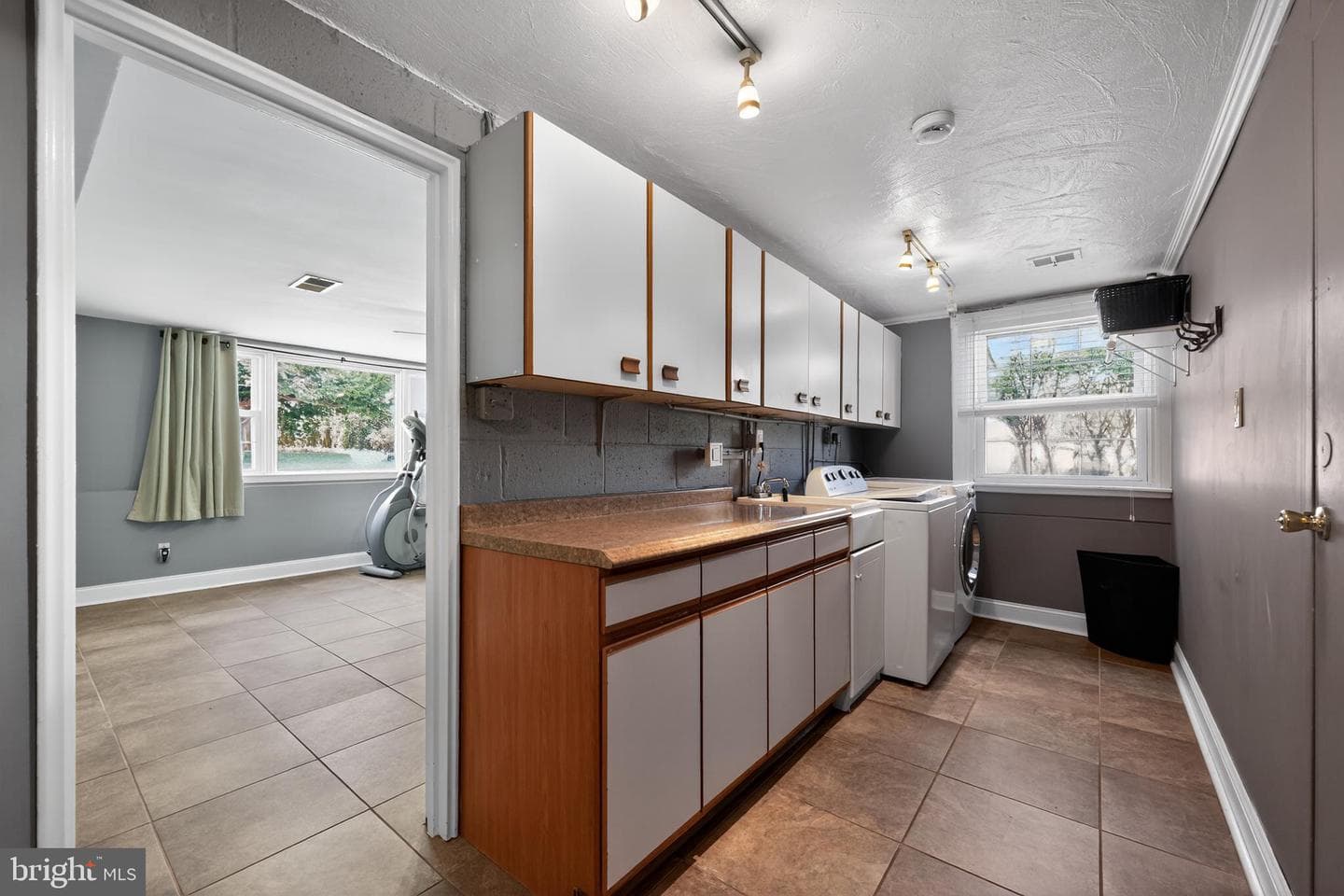 305 Somerset Place photo 17